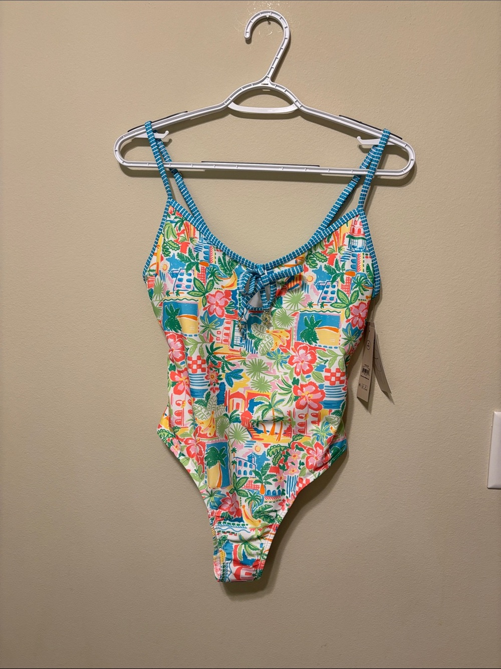 🌺NWT-Womens Tropical Print One-Piece Swimsuit sizes Medium 8-10🚢